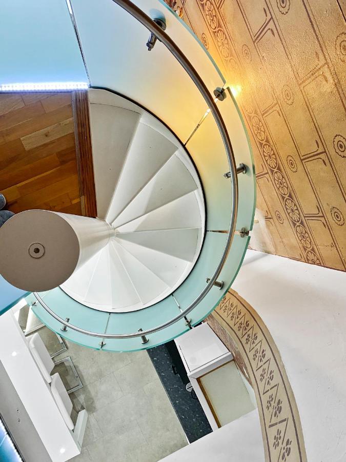 Rare 1-Bed Church Converted Apartment In London Exteriör bild