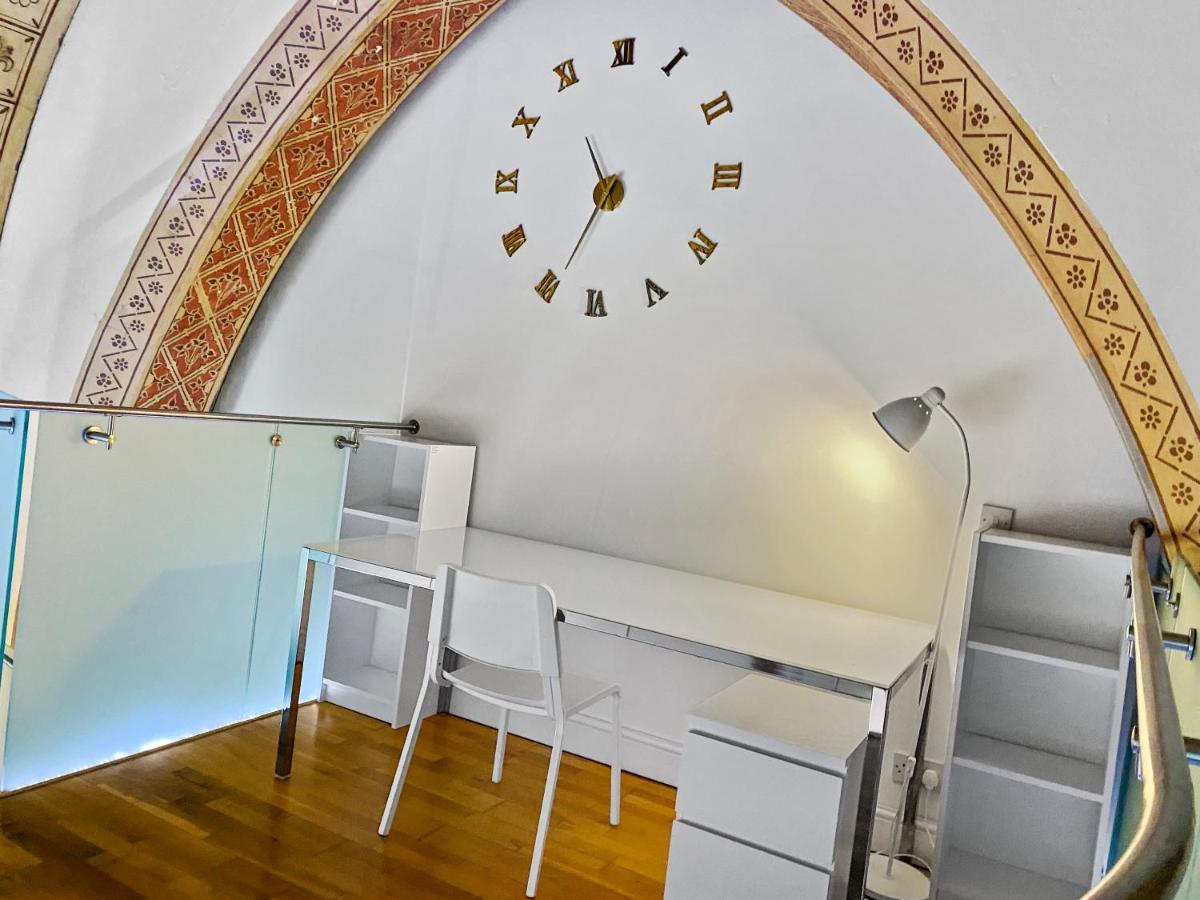 Rare 1-Bed Church Converted Apartment In London Exteriör bild