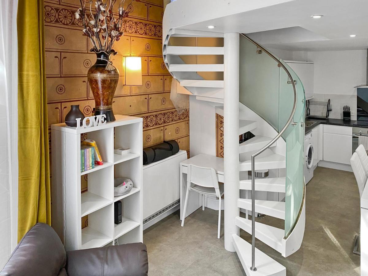 Rare 1-Bed Church Converted Apartment In London Exteriör bild