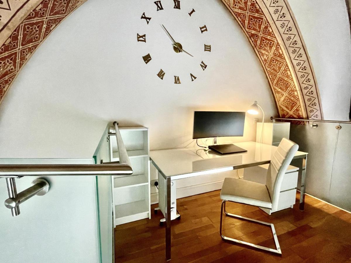 Rare 1-Bed Church Converted Apartment In London Exteriör bild